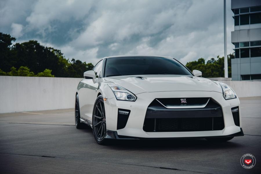  Nissan GT-R on Vossen Wheels (M-X2) 2019 года  (фото 13 из 26)